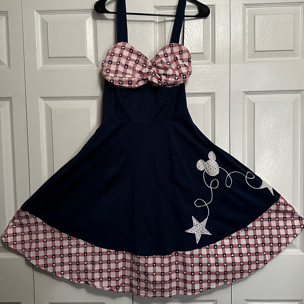 Disney Parks The Dress Shop Americana Minnie Dress in size Medium